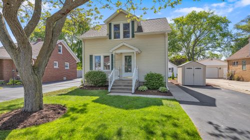 932 N 37th St, SHEBOYGAN, WI, 53081-3644 | Card Image