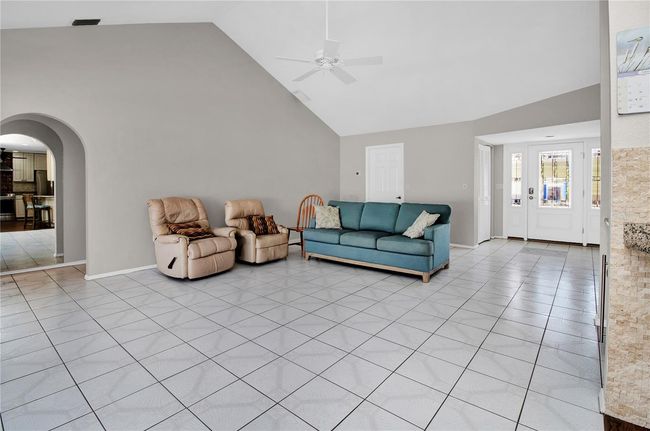 Living Room_Furniture not Inclued | Image 22