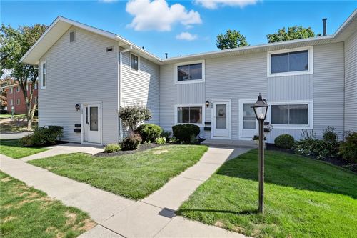 580 Eastbrooke Ln, Rochester, NY, 14618-5229 | Card Image