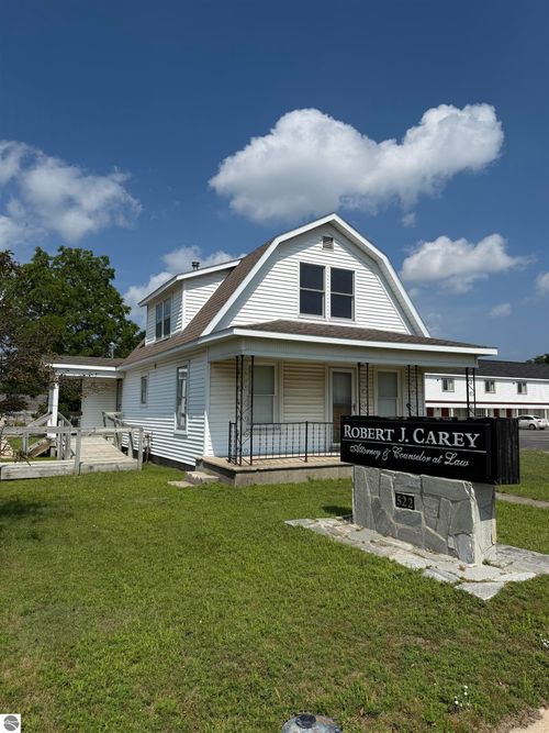 522 S Cedar St, Kalkaska, MI, 49646 | Card Image