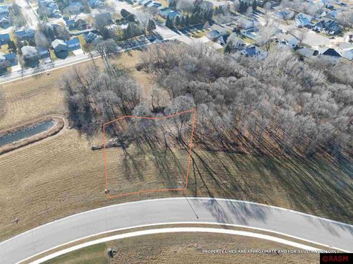 19 S Pointe Ct, North Mankato, MN, 56003-7512 | Card Image