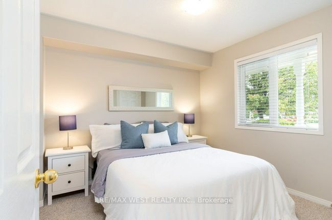 29 Sundial Crt, Condo with 4 bedrooms, 3 bathrooms and 1 parking in Collingwood ON | Image 11