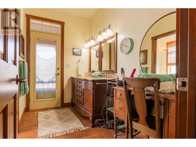 250 1 St Ave, House other with 3 bedrooms, 5 bathrooms and 3 parking in Kootenay Boundary BC | Image 30
