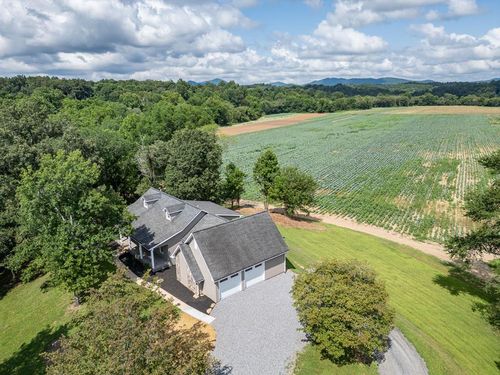 96 West Rd, Warne, NC, 28909-8754 | Card Image