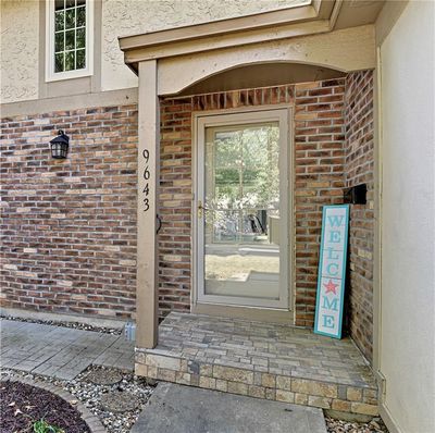 9643 Reeder Place, Townhouse with 2 bedrooms, 2 bathrooms and null parking in Overland Park KS | Image 2