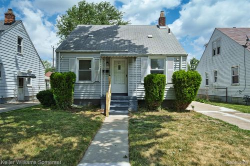 19693 Elkhart St, Harper Woods, MI, 48225-2231 | Card Image
