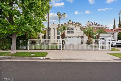 6325 Yolanda Ave, Tarzana, CA, 91335-6847 | Card Image
