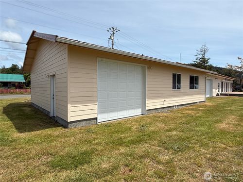 665 State Route 101, Chinook, WA, 98614-1337 | Card Image