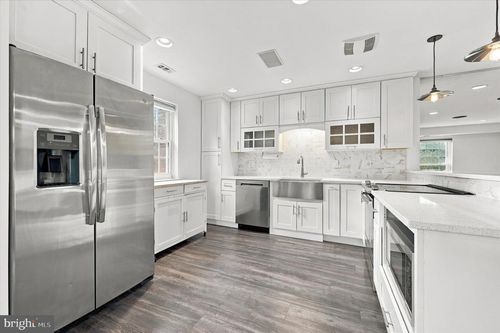 612-4000 Gypsy Ln, PHILADELPHIA, PA, 19129-5444 | Card Image