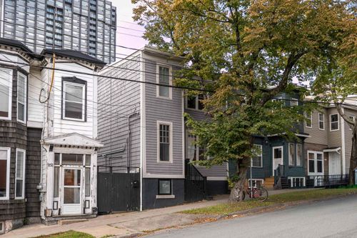 1154-1156 Queen St, Halifax, NS, B3H2S3 | Card Image
