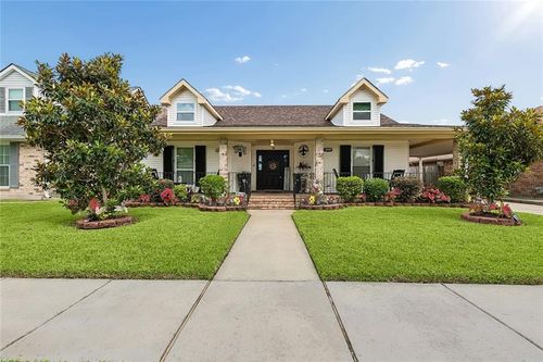 2804 Moss Ln, Violet, LA, 70092-3716 | Card Image