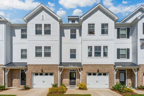 9414 Sun Fountain Dr, Summerville, SC, 29485-9264 | Card Image