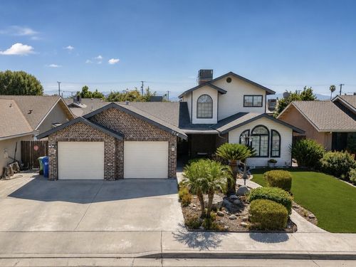 514 Balmoral Dr, Porterville, CA, 93257-2686 | Card Image
