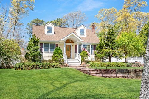 27 Summit Blvd, Westhampton, NY, 11977-1127 | Card Image