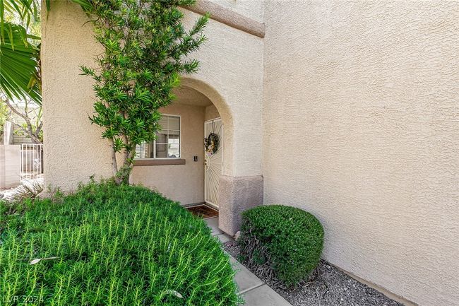 7805 Falling Pines Pl, House other with 4 bedrooms, 3 bathrooms and null parking in Las Vegas NV | Image 6