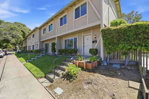 1550 Clear Lake Ave, Milpitas, CA, 95035-7045 | Card Image