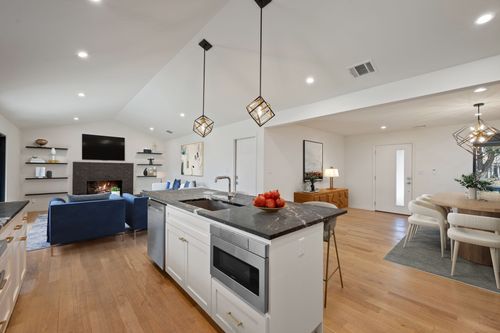 2111 Teakwood Dr, Austin, TX, 78757-7750 | Card Image