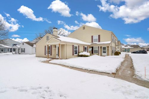 3027 Maplewood Ct, Lake Orion, MI, 48360-1725 | Card Image