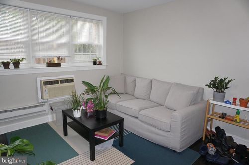apt-a2-210 Trinity Ave, AMBLER, PA, 19002-4824 | Card Image