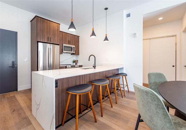 Dimmable lighting in living areas, bedrooms and bathrooms. | Image 15
