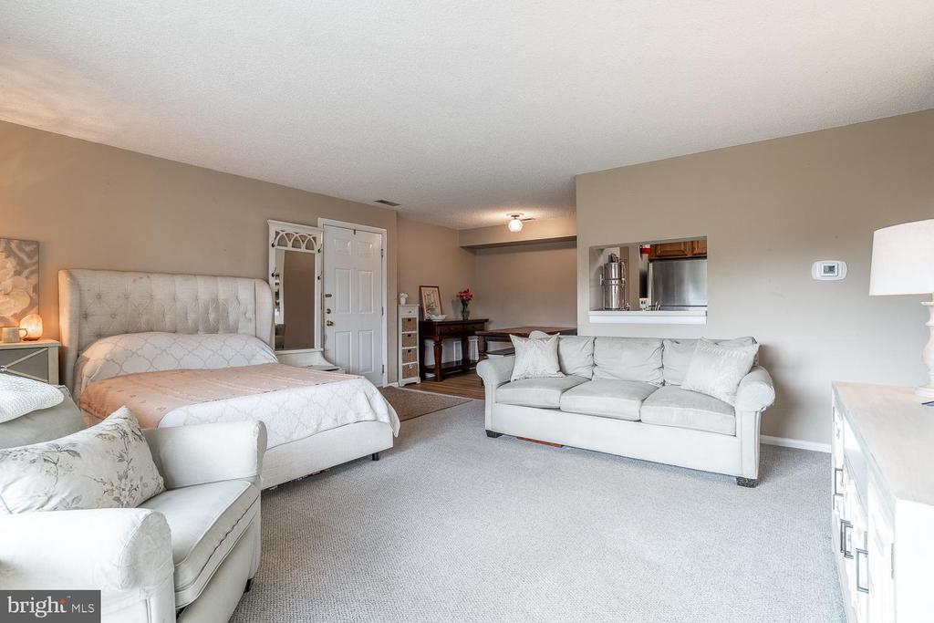 Residential in PLAINSBORO 2
