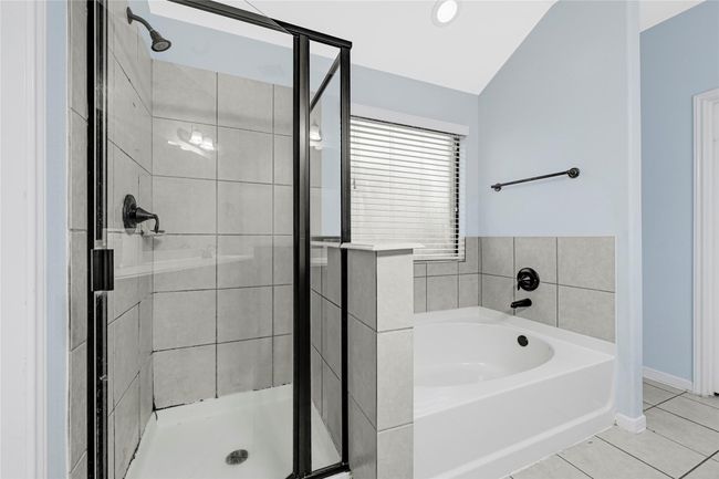 9002 Saint Laurent Ln, House other with 3 bedrooms, 2 bathrooms and 2 parking in Houston TX | Image 22
