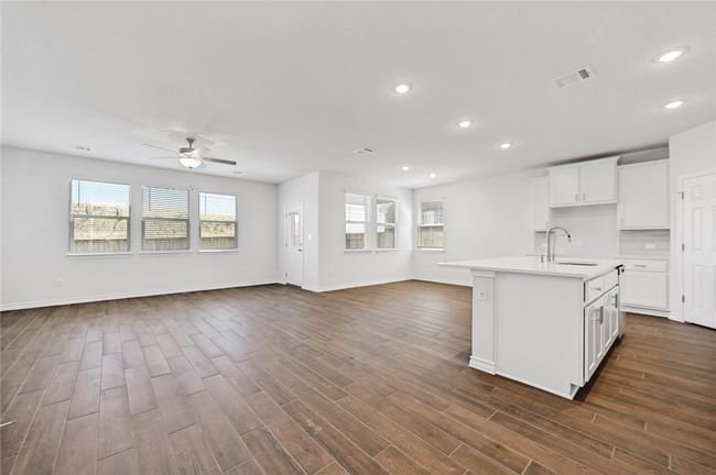 806 Pepperbark Loop, House other with 4 bedrooms, 3 bathrooms and null parking in Buda TX | Image 5