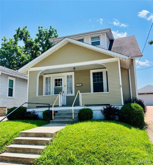 8 E 4th St, Washington, MO, 63090-2602 | Card Image