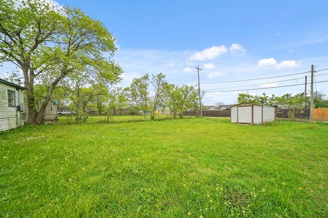 606 W 7 Th St, House other with 3 bedrooms, 1 bathrooms and null parking in Freeport TX | Image 23