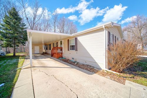 909 Savannah River Dr, Adrian, MI, 49221-3732 | Card Image