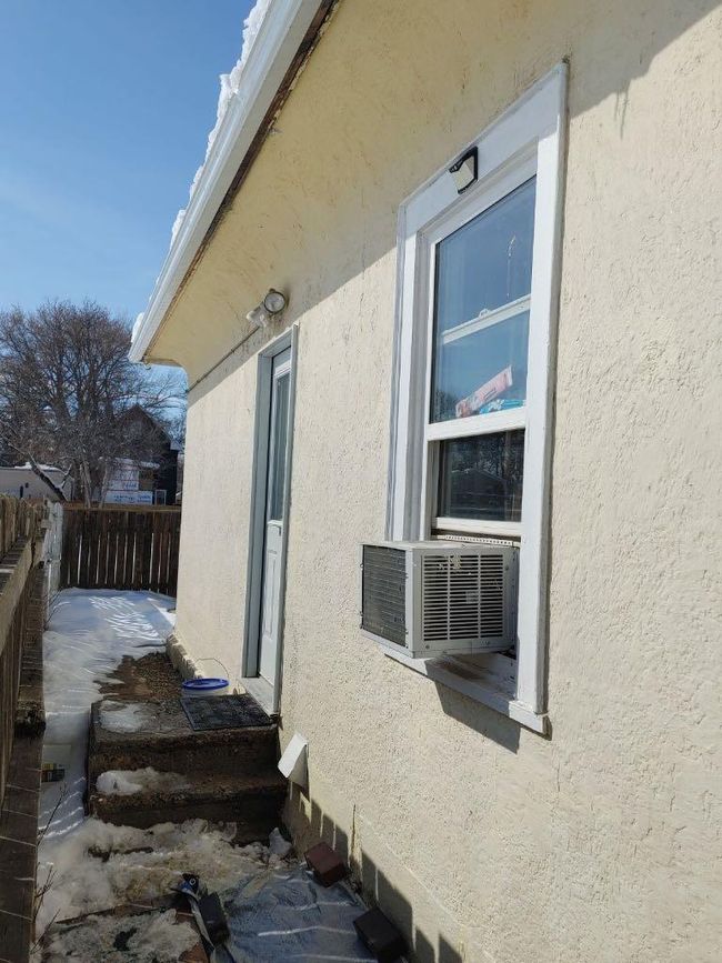 614 6 Street S, Home with 2 bedrooms, 2 bathrooms and 4 parking in Lethbridge AB | Image 24
