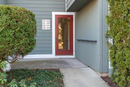 533-533 Glendale Ave, Bridgeport, CT, 06606-6006 | Card Image