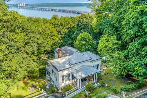 12 Shadyside Ave, Nyack, NY, 10960-4816 | Card Image