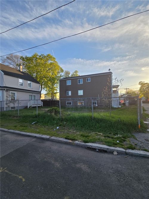 314 Sayles St, Providence, RI, 02905-2047 | Card Image