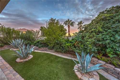 8233 W Rochelle Ave, Las Vegas, NV, 89147-6108 | Card Image