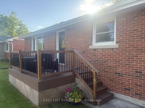 384 Charles Ave, Renfrew, ON, K7V3J3 | Card Image