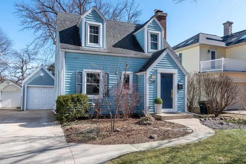 821 Minakwa Dr, Madison, WI, 53711-1735 | Card Image