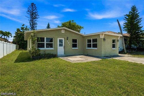794 107th Ave N, Naples, FL, 34108-1859 | Card Image