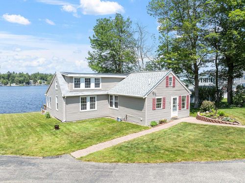 4 Shore Dr, Hampstead, NH, 03841-2607 | Card Image