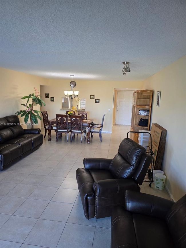 APT-407A - 901 Sw 128 Th Ter, Condo with 1 bedrooms, 2 bathrooms and null parking in PEMBROKE PINES FL | Image 5