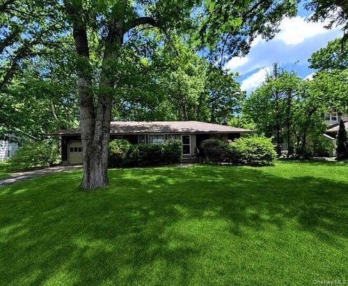 33 Summit Dr, Smithtown, NY, 11787-5152 | Card Image
