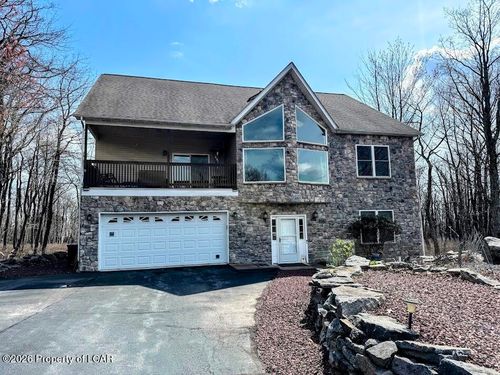 39 Summit Rd, Hazleton, PA, 18202-8217 | Card Image