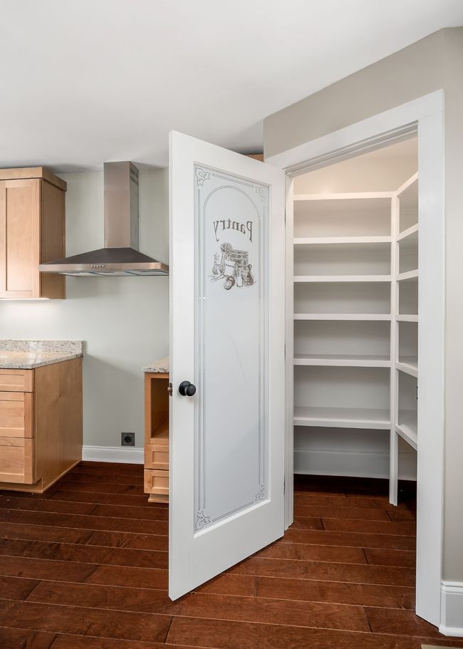 411 E Main St, House other with 6 bedrooms, 3 bathrooms and null parking in Red Boiling Springs TN | Image 20