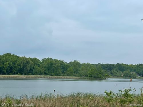 vacant Newport Way Dr. Drive, Waterford Charter Township, MI, 48329 | Card Image