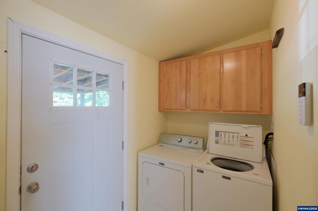 1510 Lafayette St Se, House other with 3 bedrooms, 2 bathrooms and null parking in Albany OR | Image 18