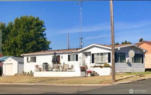 402 W 6th Ave, Ritzville, WA, 99169-1912 | Card Image