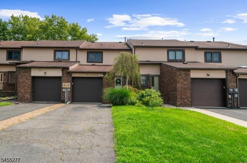 35 Chelsea Cir, Flemington, NJ, 08822-1829 | Card Image