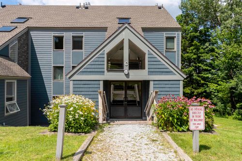 697 East Mountain Road, Killington, VT, 05751 | Card Image