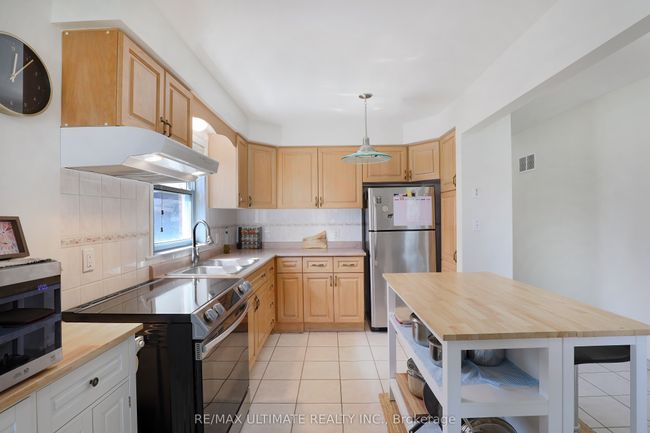 42 Marta Ave, House other with 3 bedrooms, 2 bathrooms and 1 parking in Scarborough ON | Image 18
