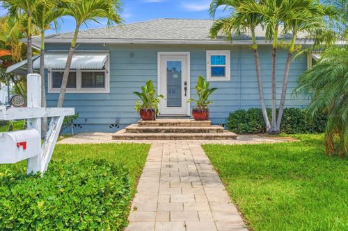 5617 30th Ave S, GULFPORT, FL, 33707-5701 | Card Image
